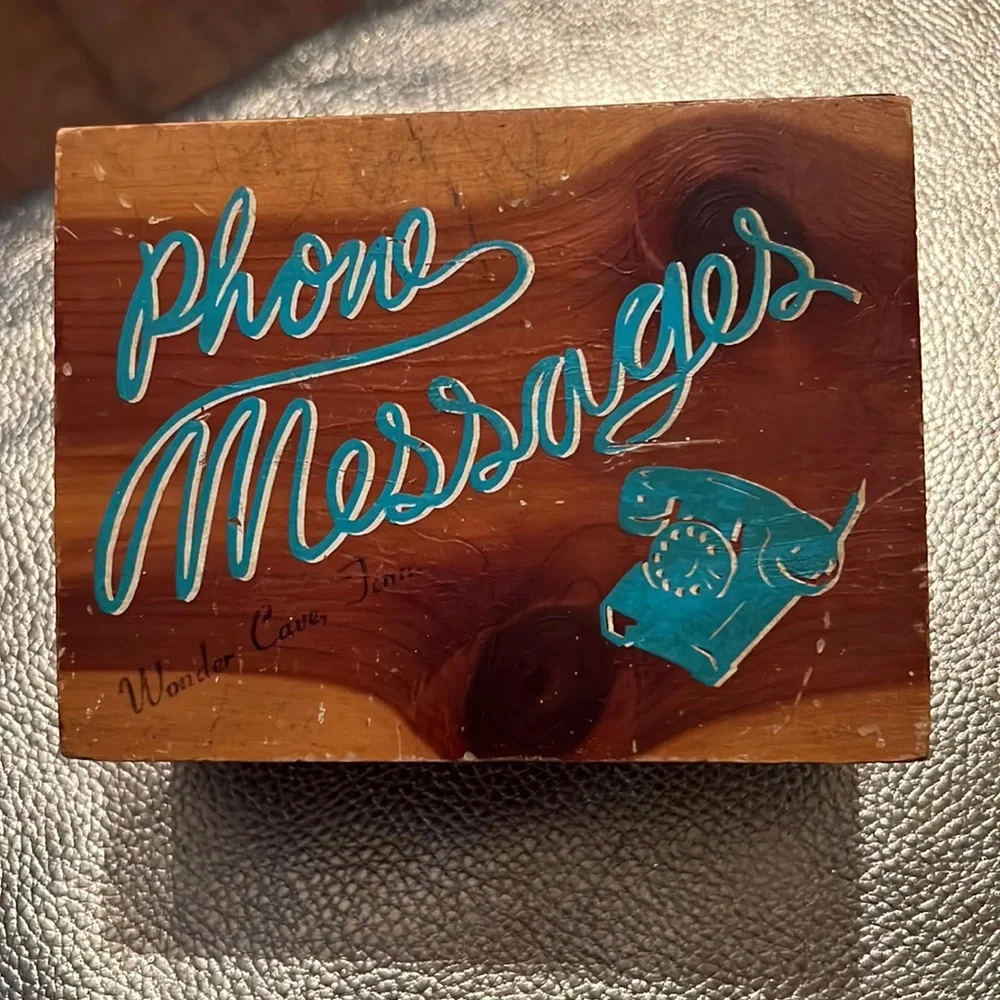 Wonder Cave Souvenir Phone Messages box